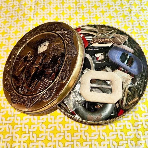 Bundle 87 VNT Belt Buckle Collection